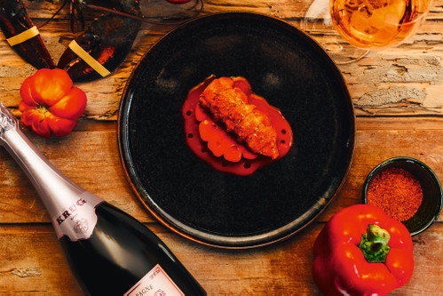 Hummer mit geräuchertem Piment und Pfeffersaft.