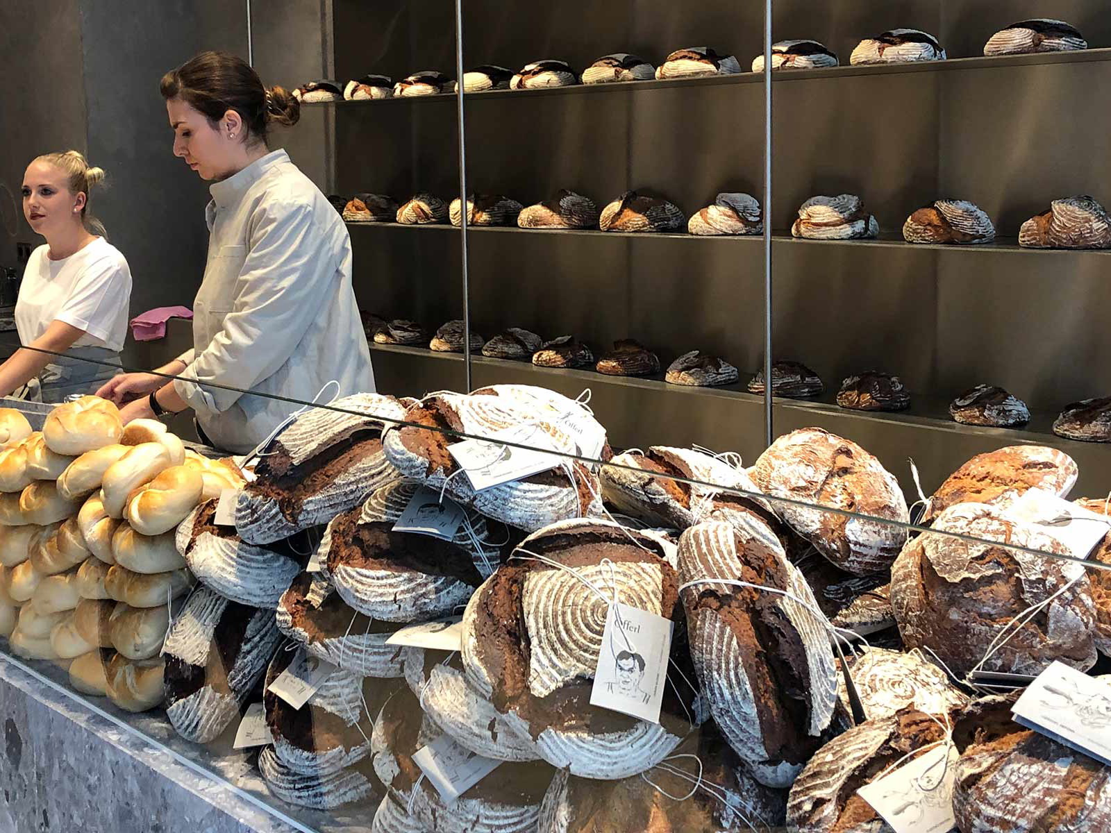 Der Shop-Bereich ist verführerisch befüllt.