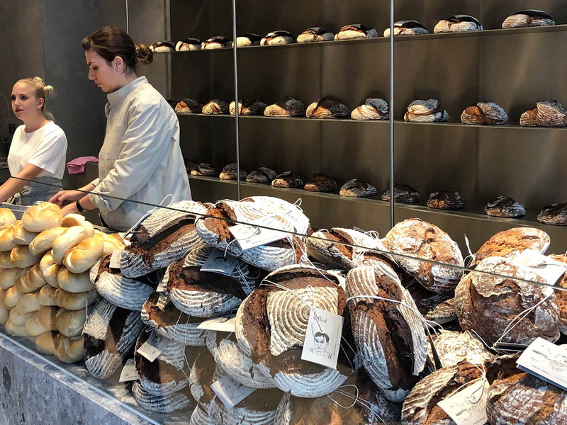 Der Shop-Bereich ist verführerisch befüllt.
