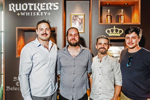 Oskar Szemes (Weingut »Szemes«), Hausherr David Gölles, Christoph Polz (Weingut »Polz«) und Stefan Tement (Weingut »Tement«) beim Pre-Opening.