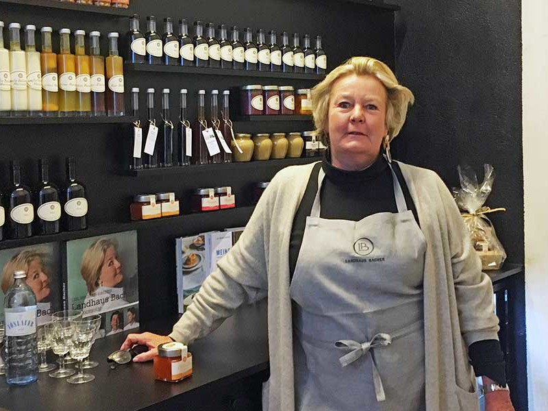 Lisl Wagner-Bacher im neuen Shop.
