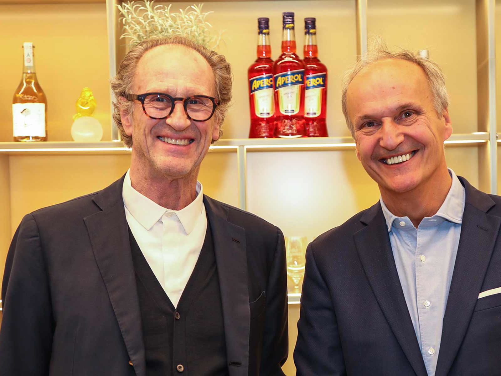 Architekt und Designer Matteo Thun mit »Bar Campari«-Gastgeber Peter Friese.