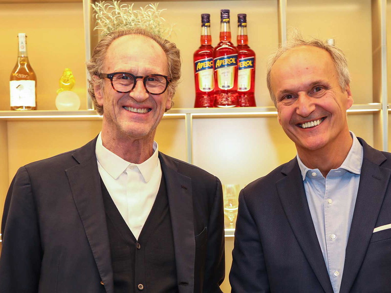 Architekt und Designer Matteo Thun mit »Bar Campari«-Gastgeber Peter Friese.