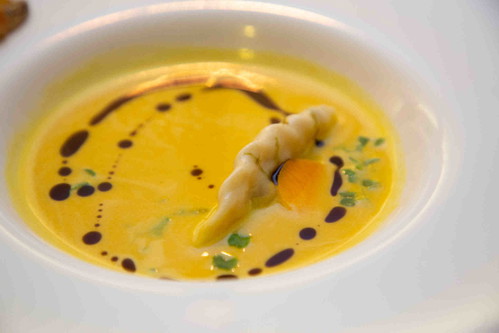 Velouté vom Waltersdorfer Kürbis mit Ingwer.