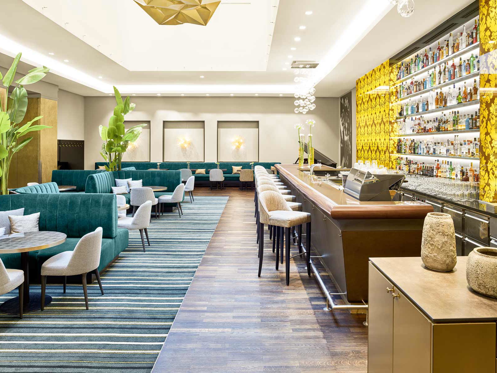 Modern und klassisch: Das Interieur der »Bela's« Bar
