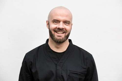 Der gebürtige Schweizer David Hartwig wird ab April Head Chef im neuen «Igniv» Restaurant in Bangkok.