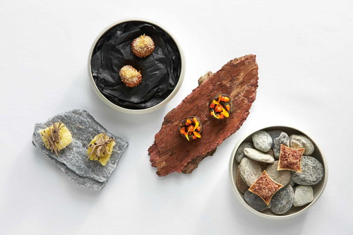 Seit Mai 2018 zeichnet Head Chef Mitja Birlo für die Küche im »1732 Silver« in Vals verantwortlich. Die Küche ist dieselbe geblieben: klar alpin, geprägt von der unmittelbaren Umgebung – alpine Exzellenz auf Spitzenniveau.