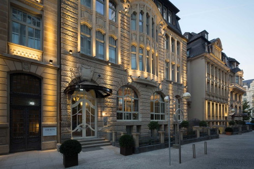 Das »Ameron Frankfurt Neckarvillen Boutique« hat im September 2019 inmitten des&nbsp;Frankfurter Bahnhofs- und Bankenviertels eröffnet.