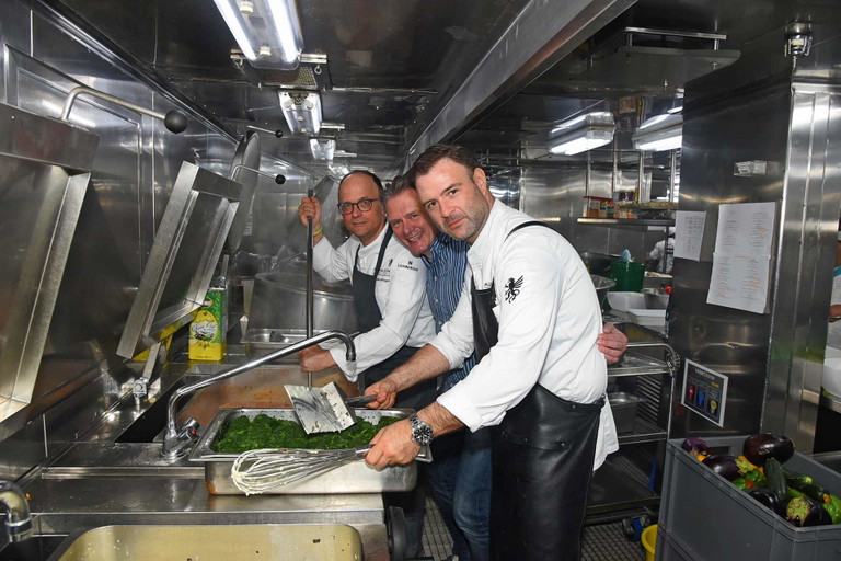 In Action: Alexander Eichinger, Harald Gropengiesser (Hotel Operations Manager) und Oliver Scheiblauer.