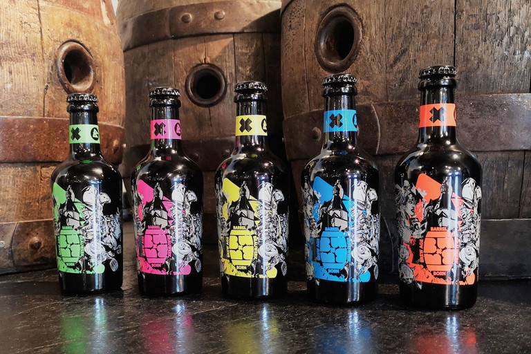 Das Holzfassprojekt «Barrel Born» von Brauwerk und Brew Age erlebt einen ersten Höhepunkt: Ein Dubbel-Bier aus fünf verschiedenen hochwertigen Fässern ist im Set erhältlich.
