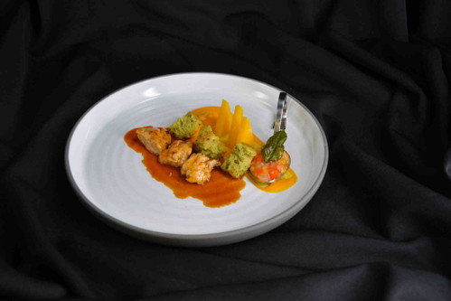 Thomas Florians Teller: Glacierte&nbsp;Schweinefledermaus – Kürbis, Ananas und Kartoffel.