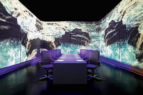 Tosende Wellen und Meeresrauschen – im «Ultraviolet» wird die Szenerie an den jeweiligen Gang angepasst.