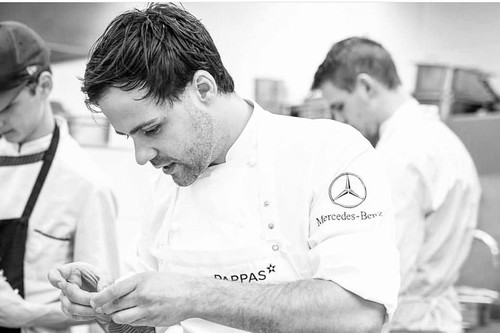Mehr ist mehr – das gilt für Auge und Gaumen. Während Lukas Ziesel in puncto Kulinarik auf Regionales setzt, hat Harald Salzmann den Weinkeller im Restaurant »Völlerei« fest im Griff.