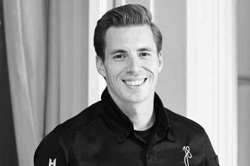 Der gebürtige Niederländer Jeroen Achtien gehört zu den vielversprechendsten Nachwuchsköchen in der Schweiz. Im »Waldhotel Davos« zeichnet er für das Restaurant »Sens 1605« verantwortlich.