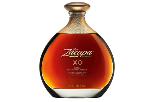 Bis zu 25 Jahre alte Rume werden im Zacapa XO verwendet, gereift wird in Bourbon-, Sherry-, Pedro-Ximénez- und für das Finish in Cognac-Fässern.