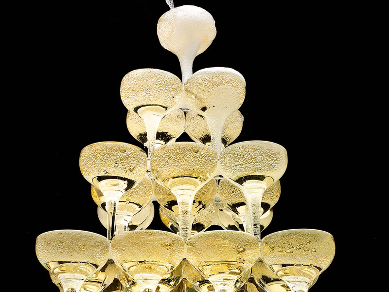 Jährlich werden weltweit 300 Millionen Flaschen Champagner genossen.