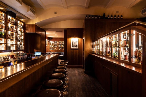 Dino's Apothecary Bar Das Meisterstück von Bar-Ikone Heinz Kaiser Salzgries 19, 1010 Wien, www.dinos.at&nbsp;