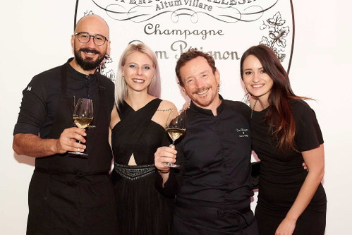 Die Spitzenköche mit dem Team von Moet Hennessy, das den Abend perfekt geplant hat.