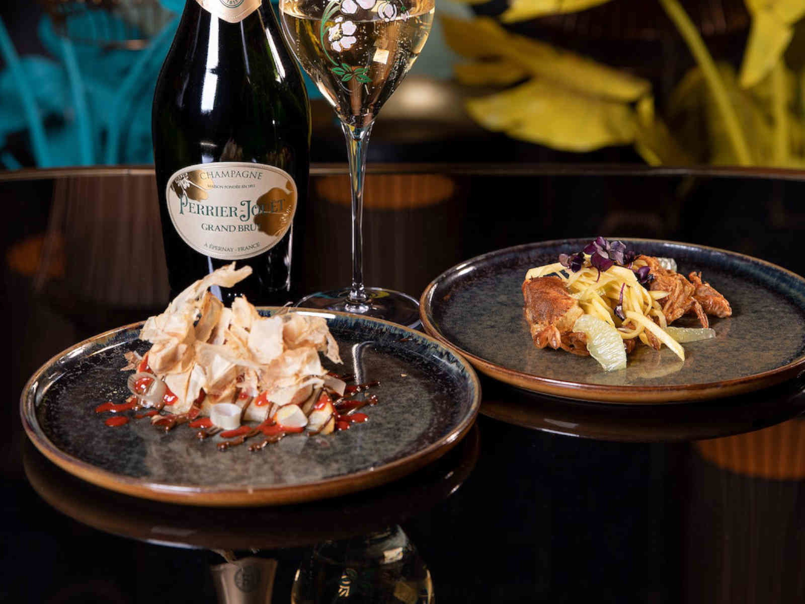 Der Zwischengang: Soft Shell Crab und Sellerie, kombiniert mit Perrier-Jouët Grand Brut.