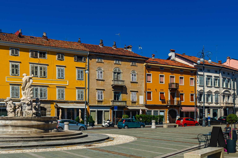 Der Neptun-Brunnen am Haupplatz von Gorizia.