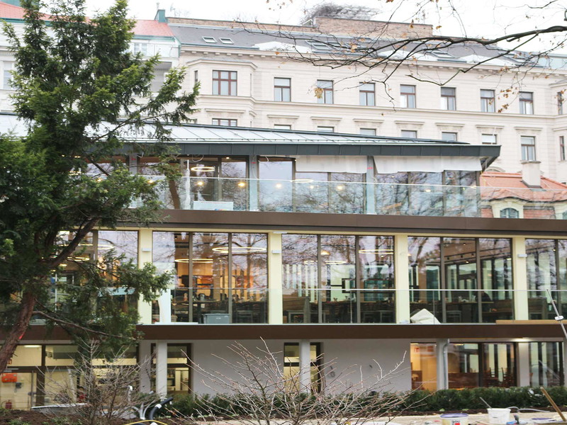 Gläserne Architektur im Areal des Belvederes