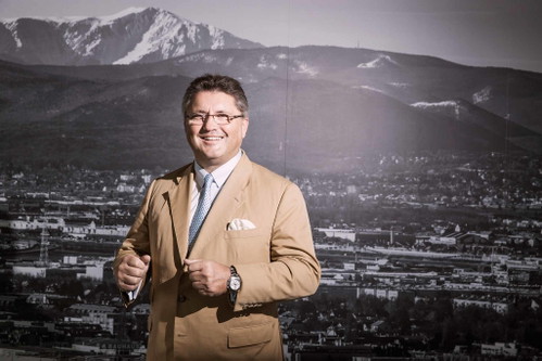 Karl-Heinz Strauss legt als Präsident des Jagdstammtischs Wert auf die Einhaltung der jagdlichen Tradition und der Waidgerechtigkeit.