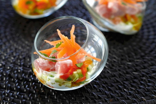 Papaya und Kokosmilch machen aus frischem Thunfisch eine typische Südsee-Spezialität.&nbsp;
