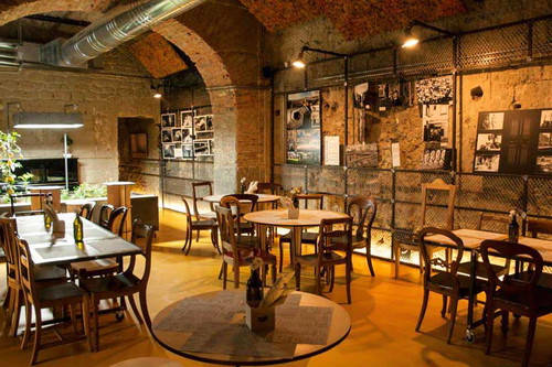 In der »Salumeria Upnea« gibt’s herrlich frische Pasta und Burger in modern-entspanntem Rahmen.
