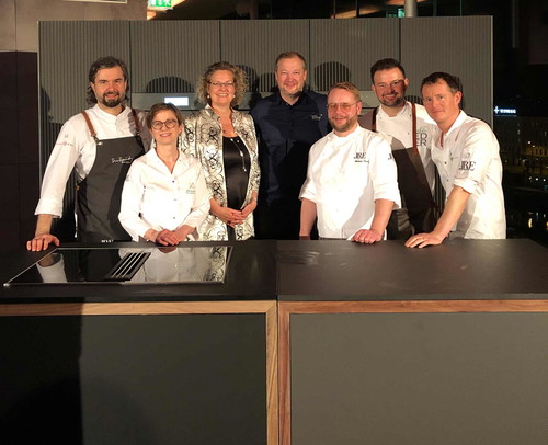 Die Jeunes Restaurateurs mit Miele Österreich Geschäftsführerin Sandra Kolleth