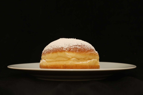 Marillenkrapfen aus der BILLA Backbox Eingekauft bei: Billa Corso im Herrenhuterhaus, 1010 Preis/Stück: 1,15 €