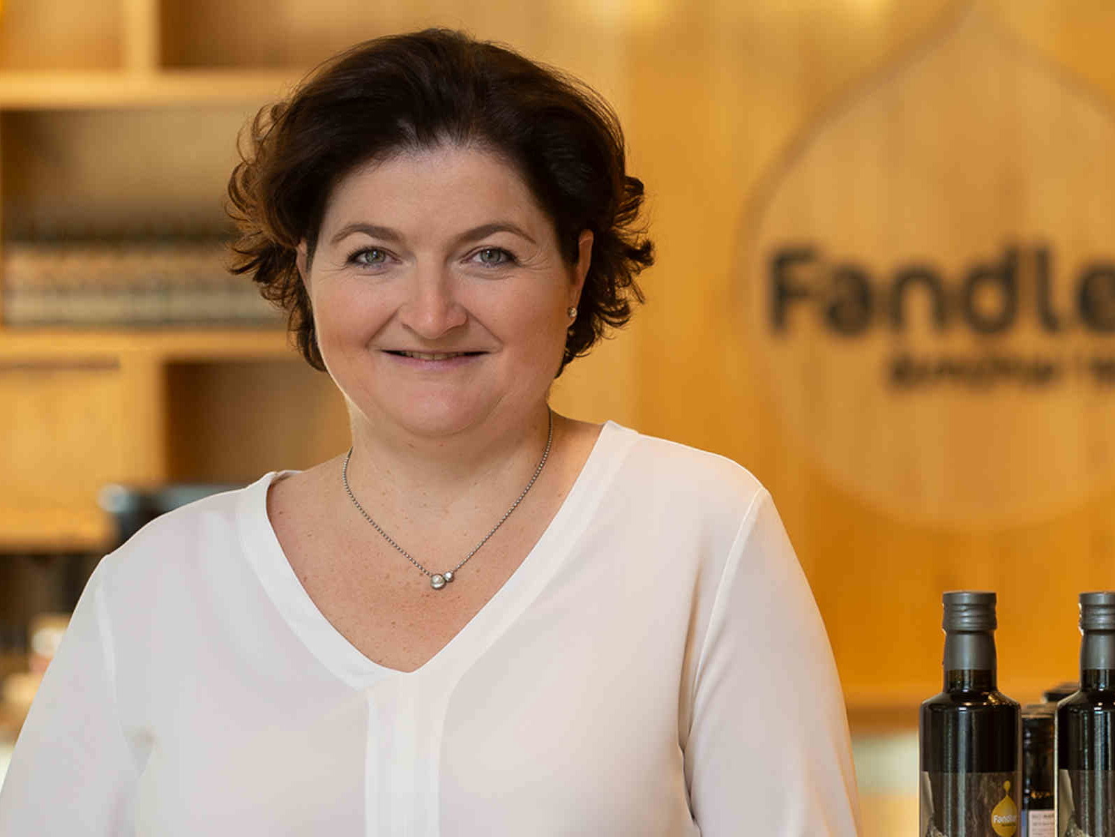 &nbsp;Geschäftsführerin Julia Fandler freut sich über die »Bestes Bio 2020« Auszeichnung.