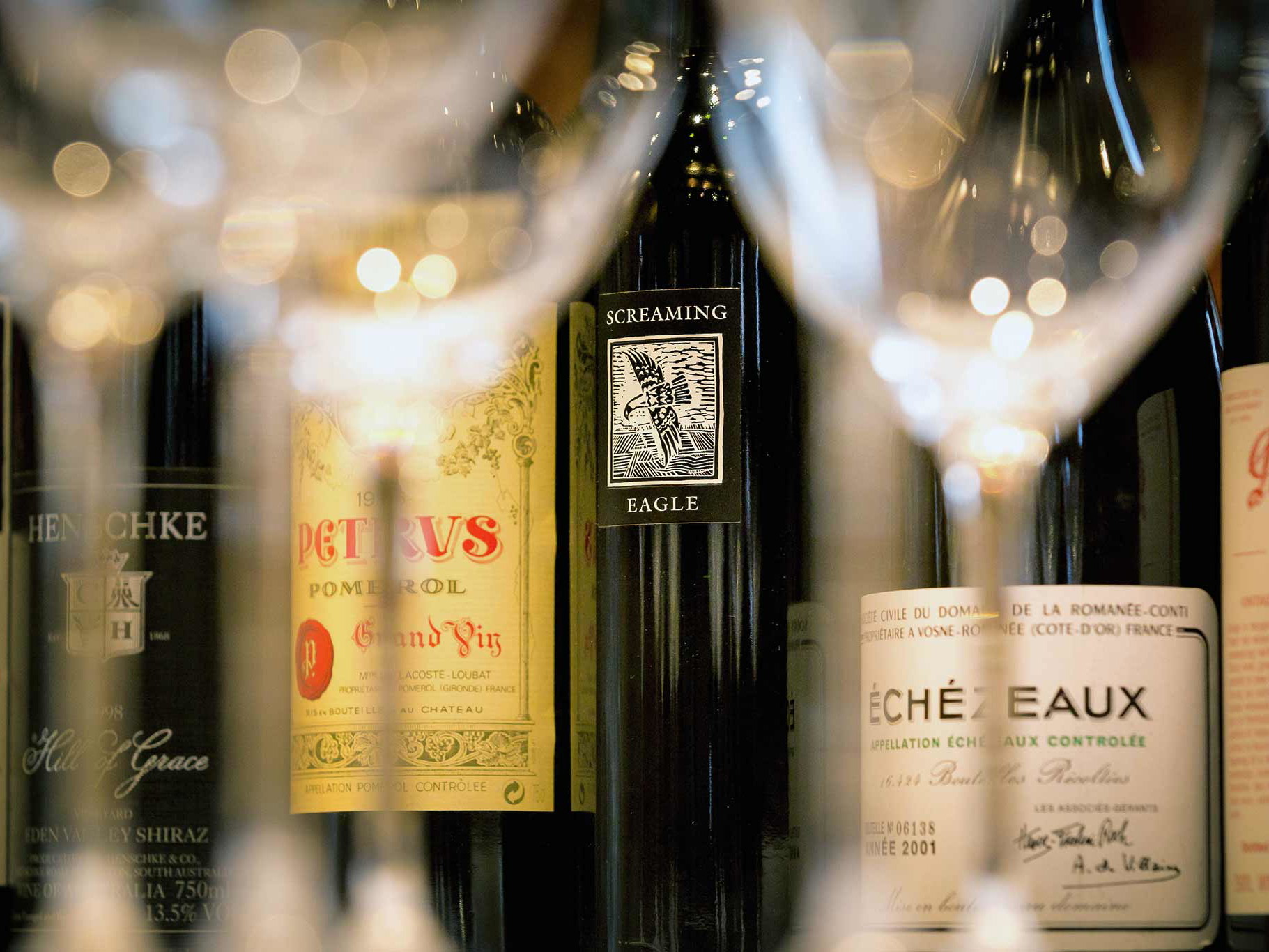 Was in der Weinwelt Rang und Namen hat, bekommt man auf hochklassigen Kreuzfahrten auch.