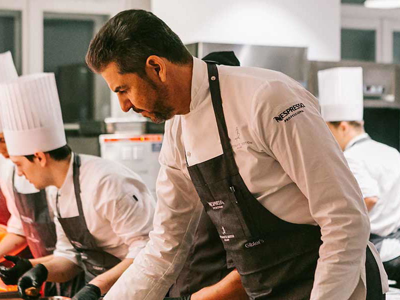Andrea Berton in der Küche