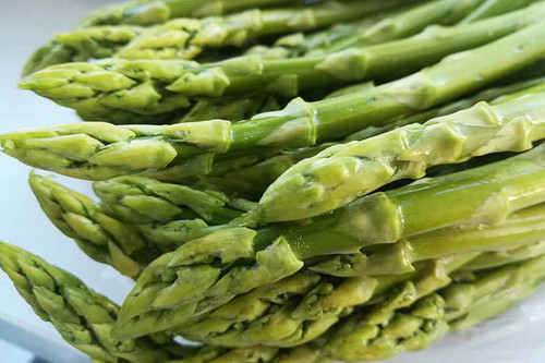 5. Podersdorfer Seespargel Das milde Klima und die sandigen Böden des Seewinkels sind ideal für grünen und weißen Spargel.