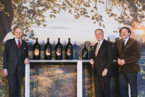 Giovanni Geddes da Filicaja (Ornellaia CEO), Ferdinando Frescobaldi (Ornellaia Präsident) und Axel Heinz (Weinguts-Direktor).