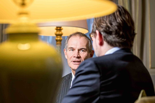 Großbritanniens Botschafter in Wien, Leigh Turner, beim Falstaff-Interview. Anpassungsfähigkeit und Weltoffenheit sind für ihn die wichtigsten Erfolgsfaktoren für den britischen Way of Life.