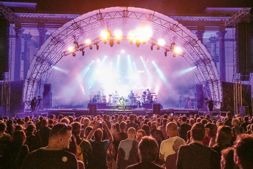 16.&nbsp;Lovely Days Das Lovely Days Festival bringt große Namen der Musikgeschichte ins Burgenland. Am 4. Juli 2020 werden Größen wie Deep Purple oder Uriah Heep, aber auch heimische Bands wie Monti Beton &amp; Johann K. auf der Bühne im Schlosspark Esterházy auftreten. schlossparkfestival.com
