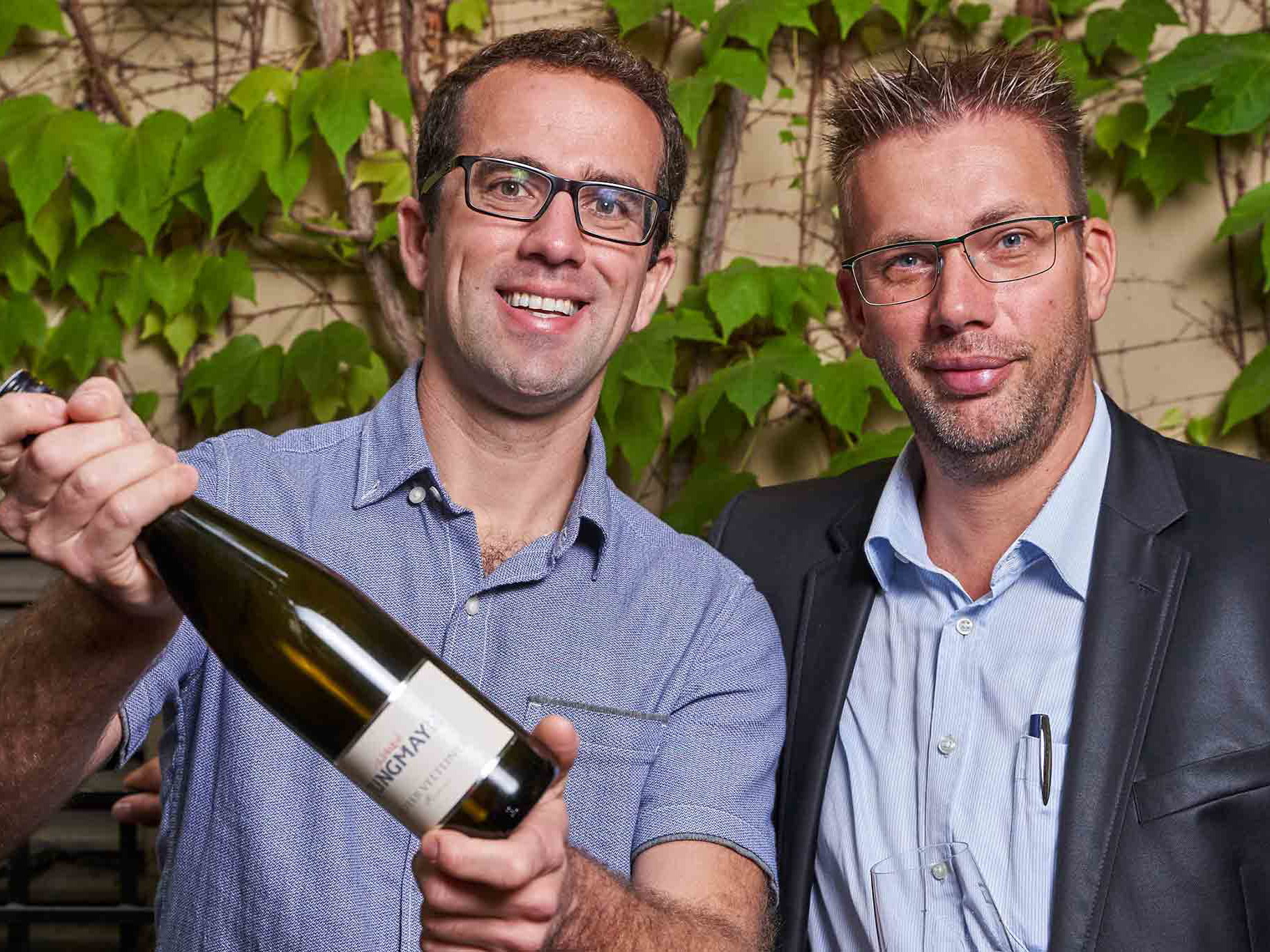 Schlossquadrat-Trophy Finalist Daniel Jungmayr und Jürgen Geyer, Geschäftsführer der Schlossquadrat Gastronomiebetriebe.