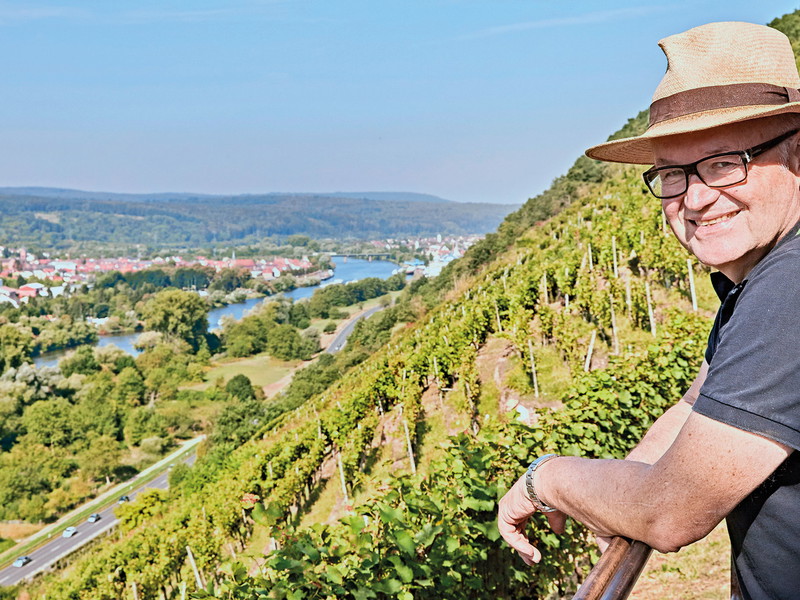 Immer den Main im Blick: Auf den Buntsandsteinböden Churfrankens hat Paul Fürst Spätburgunderlegenden erzeugt.