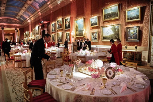 Etwa 600 Flaschen liefert das deutsche Weingut Maximin Grünhaus pro Jahr an den britischen Hof.