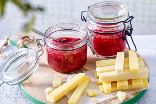 Rhabarber-Chutney zur Käseplatte Rezept