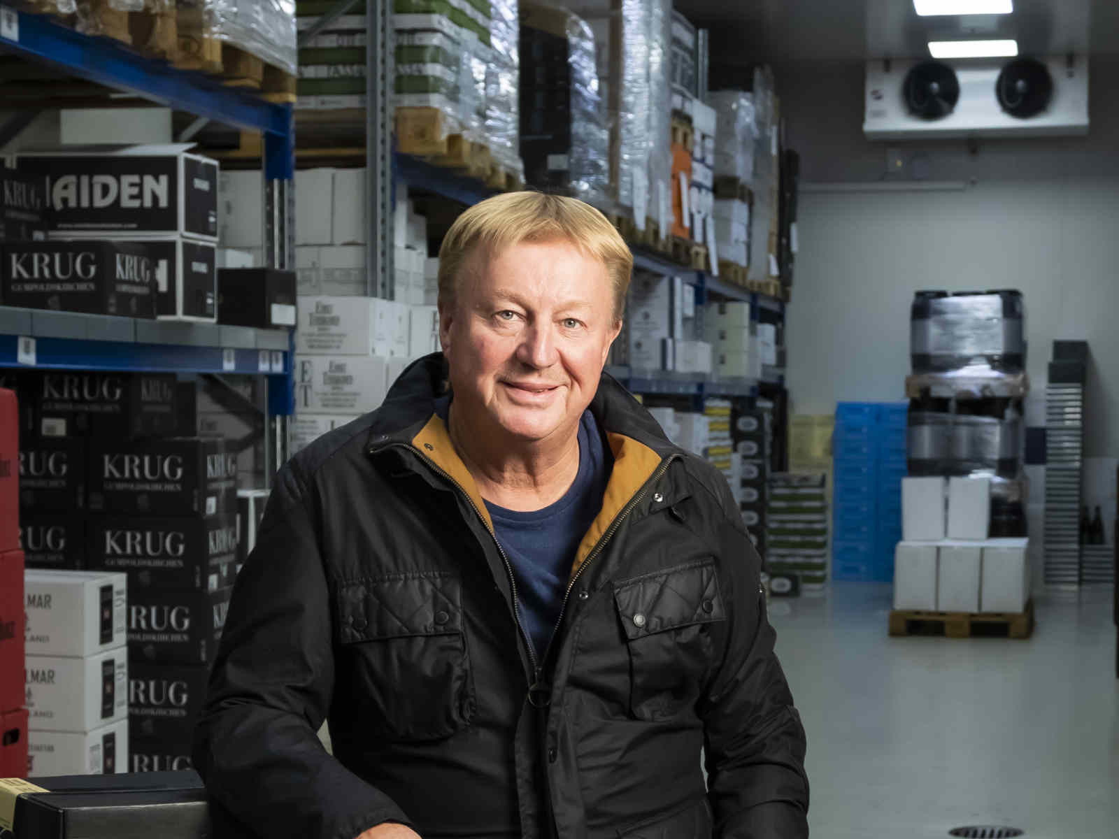 Patron des Grossauer-Gastronomieunternehmens Franz Grossauer im Zentrallager, das seine Pforten für Kunden öffnet.