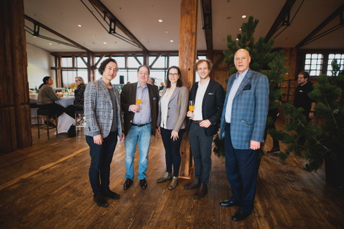 Barkeeper Kan Zuo, Falstaff-Deutschland-Herausgeber Ulrich Sautter,&nbsp; Exportmarketing Managerin Margret Zeiler, Falstaff-Deutschland-Chefredakteur Philipp Elsbrock und AMA Geschäftsführer Dr. Michael Blass (v. l.).