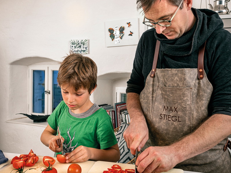 Normalerweise kocht Dreihaubenkoch Max Stiegl in seinem »Gut Purbach«.