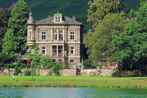 In der 1884 von Dr. Hugo Thanisch erbauten Villa hatten die Frauen stets großen Anteil am Erfolg...