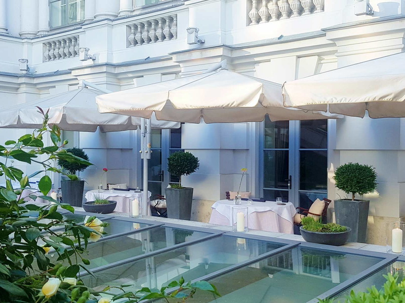 Die wunderbare Terrasse des Palais Coburg.