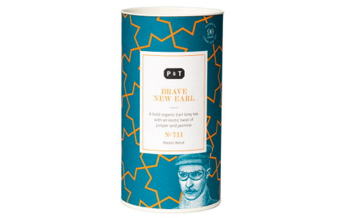 Brave New Earl –&nbsp; 98 Falstaff-Punkte: Neben einen indischen Schwarztee treten ein duftiger Jasmin-Grüntee und Wacholderbeeren, die dem zugrunde liegenden Bergamott­aroma eine würzige, aber auch wärmende Gin-Note verleihen. Ein tradiertes Verständnis von Aromatisierung mit hochwertigen Basistees und erstklassigen Gewürzen, Blüten und Ölen machen aus dem Klassiker ein absolutes Novum! paperandtea.ch