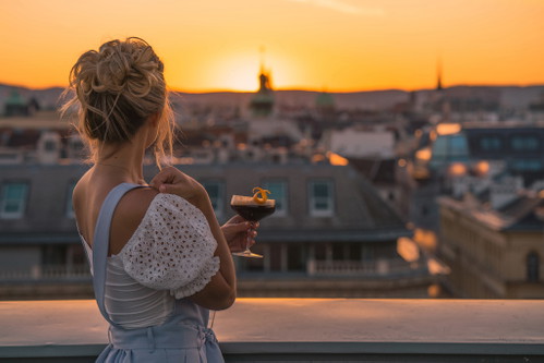 Vom achten Stock des Ritz-Carlton Hotels kann man in stilvollen Ambiente Sonnenuntergänge genießen.
