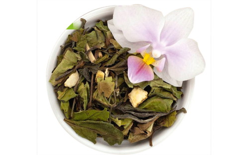 Bio Eral Grey Green – 96 Falstaff-Punkte: Hell, frisch und weich kommt dieser weiße Earl Grey daher. Er bietet eine Fülle an Aromen, die auch der ausgewogenen und zurückhaltenden Mischung von Bergamotte, Lemongrass und Zitrusschale zu verdanken sind. Den Aromen zuliebe: ein nicht so heißer Aufguss! 
 teehaus-bachfischer.de 