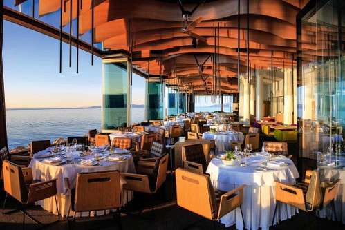 Restaurant »Bevanda«: spektakulärer Ausblick, gehobene, mediterrane Küche.